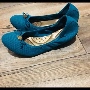 Turquoise flats! ❤️